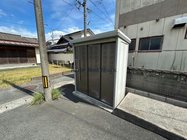 物件外観写真4　(ゴミ捨て場)