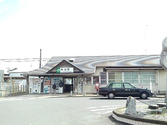 物件内観写真16　(新治駅まで450m)