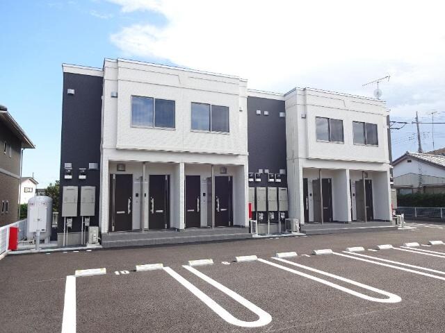 物件外観写真2　(外観写真（昼）)