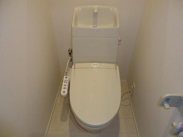 物件内観写真12　(シャワー付トイレ)