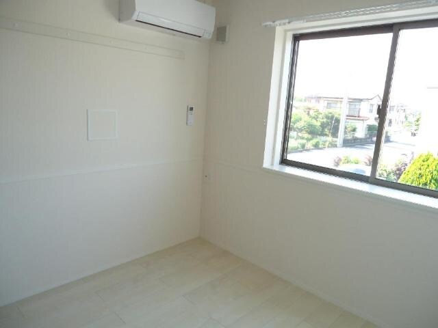 物件内観写真18　(洋室)