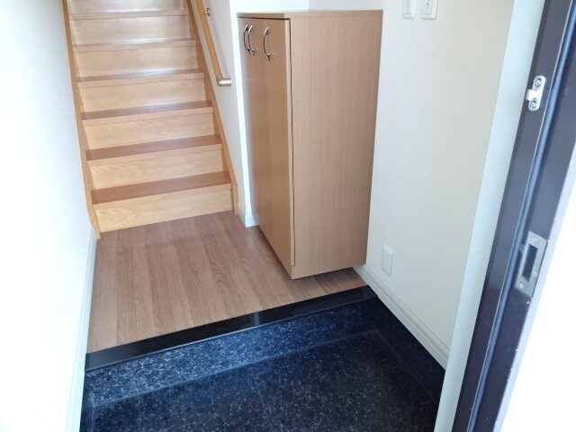 物件内観写真8　(玄関)
