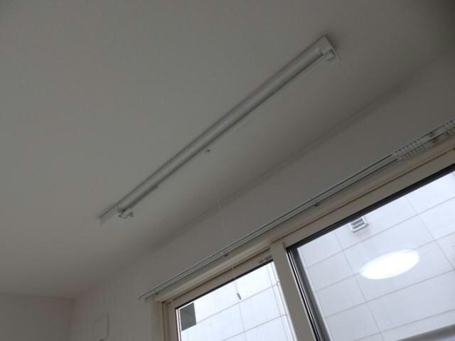 物件内観写真13　(室内物干し)