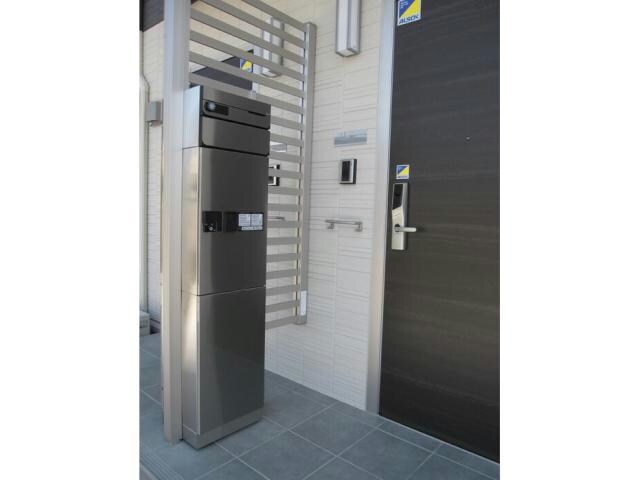 物件外観写真4　(宅配BOX)