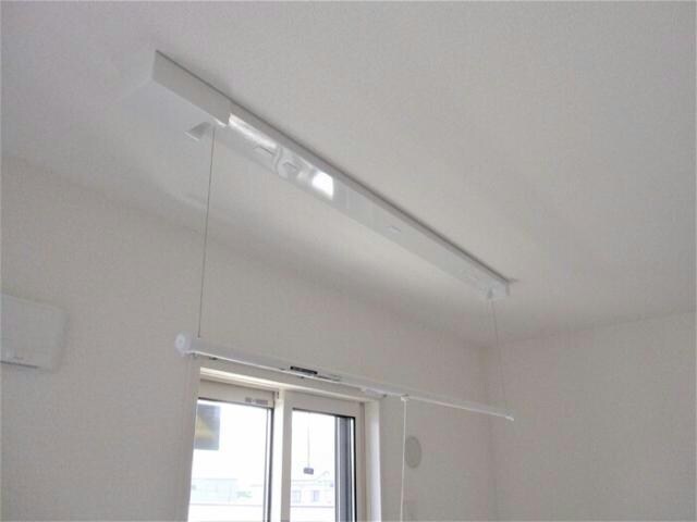 物件内観写真14　(室内物干し)