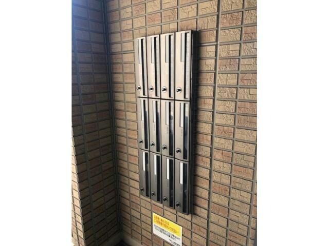 物件外観写真3　(集合ポスト)