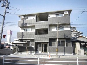 モンマルトルⅢ外観写真