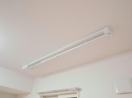 物件内観写真13　(室内物干し)