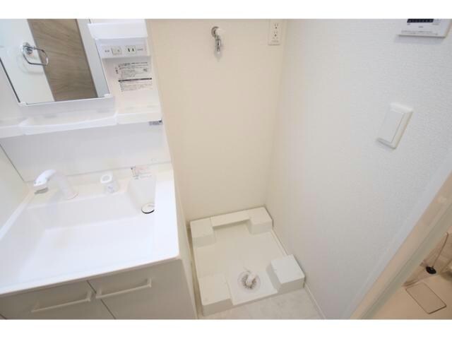 物件内観写真9　(洗濯機置場)