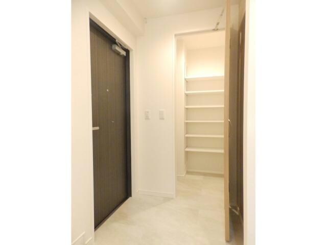 物件内観写真17　(シューズインクローゼット)