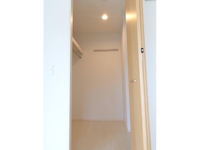 物件内観写真12　(ウォークインクローゼット)