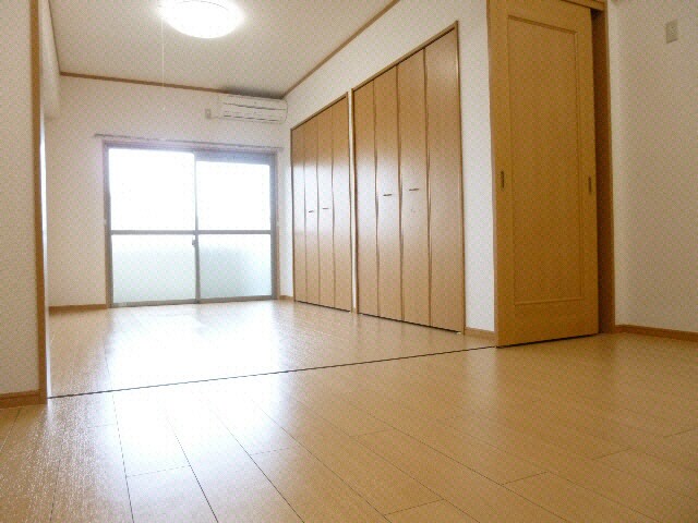 物件内観写真5　(洋室)