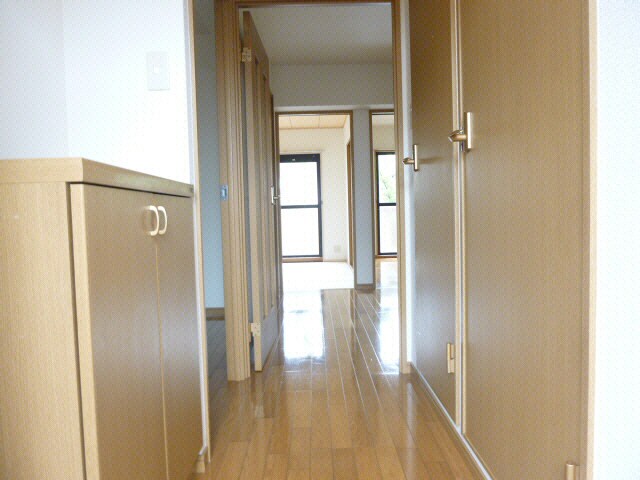 物件内観写真4　(玄関)