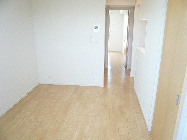 物件内観写真4　(フローリング)