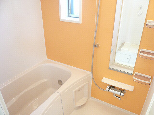 物件内観写真10　(浴室)