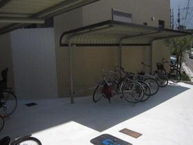 物件内観写真5　(駐輪場)