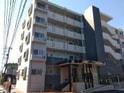 ファヴィオ博物館前