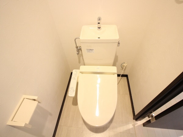 トイレ(モデル)