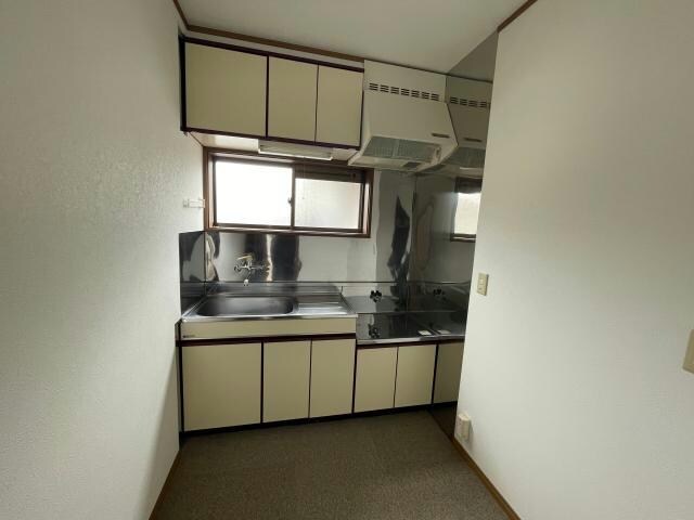 物件内観写真11　(独立キッチン)