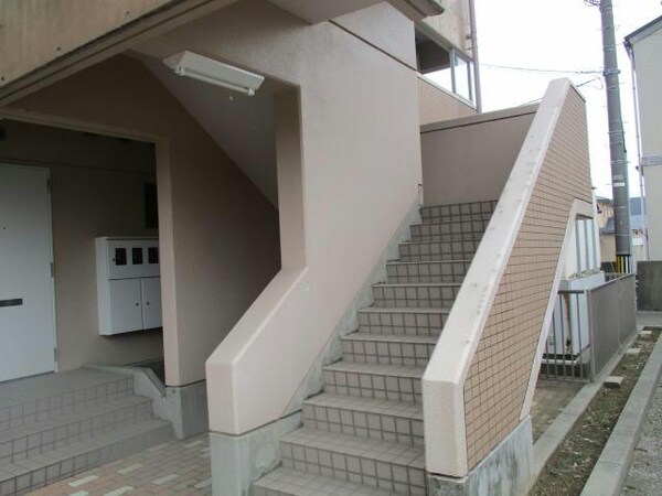 建物設備(階段登り口)