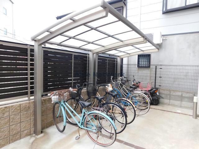 物件外観写真6　(バイク可（有料）)