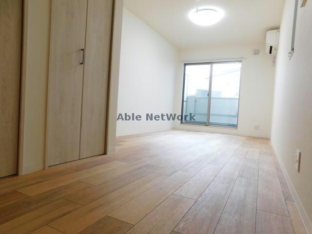 物件内観写真14　(洋室　9.5帖)