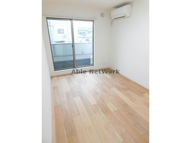 物件内観写真17　(洋室　9.5帖)