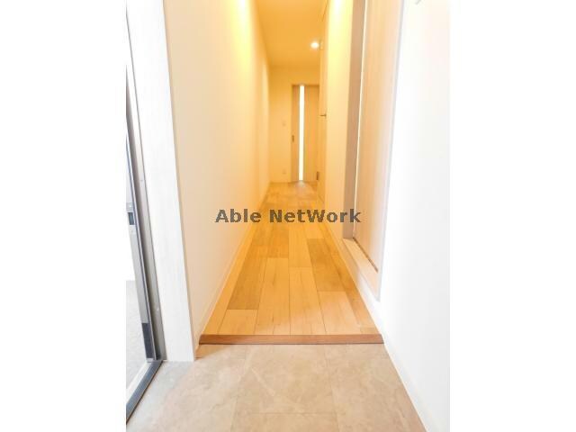 物件内観写真21　(廊下・玄関)