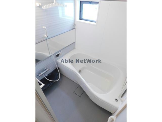 物件内観写真9　(追い焚き機能付き浴室)