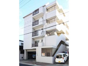 ロイヤルハイツコニシ外観写真