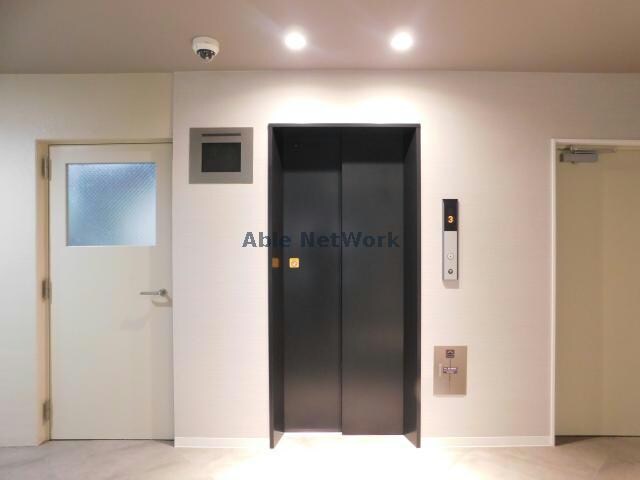 物件外観写真5　(エレベーター)
