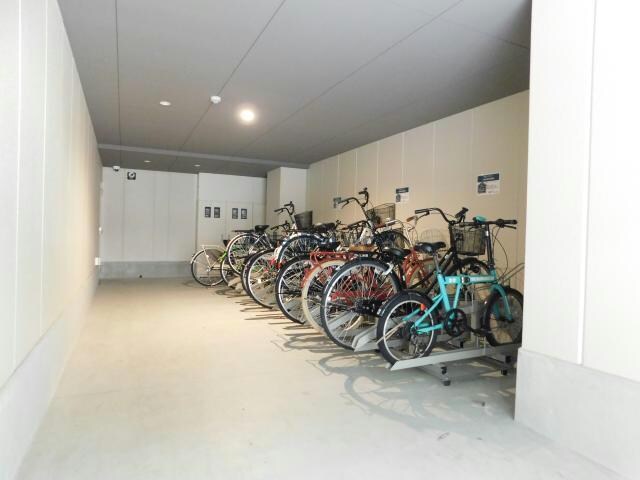 物件外観写真8　(自転車駐輪場)
