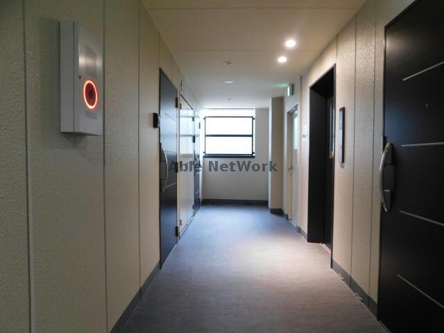 物件外観写真9　(共用廊下部分)