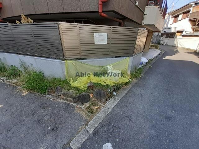 物件外観写真5　(ゴミ置き場)