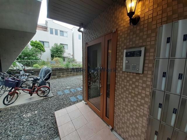 物件外観写真3　(オートロック)