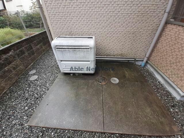 物件外観写真6　(ゴミ置き場)