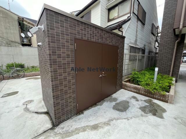 物件外観写真6　(ゴミ置き場)