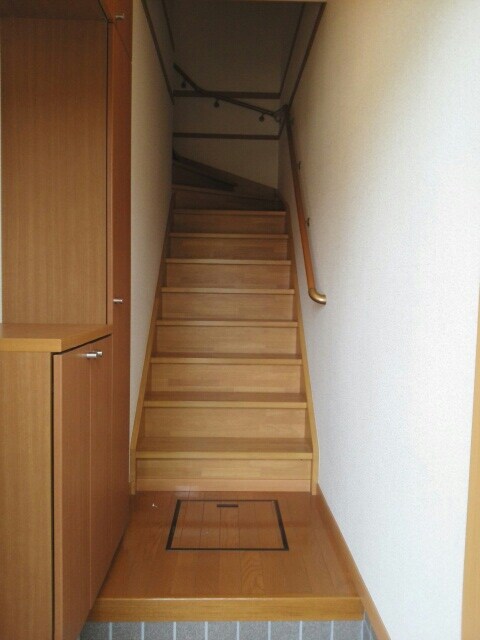 物件内観写真6　(玄関)