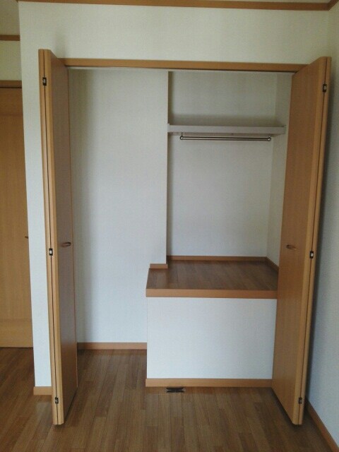 物件内観写真10　(収納)