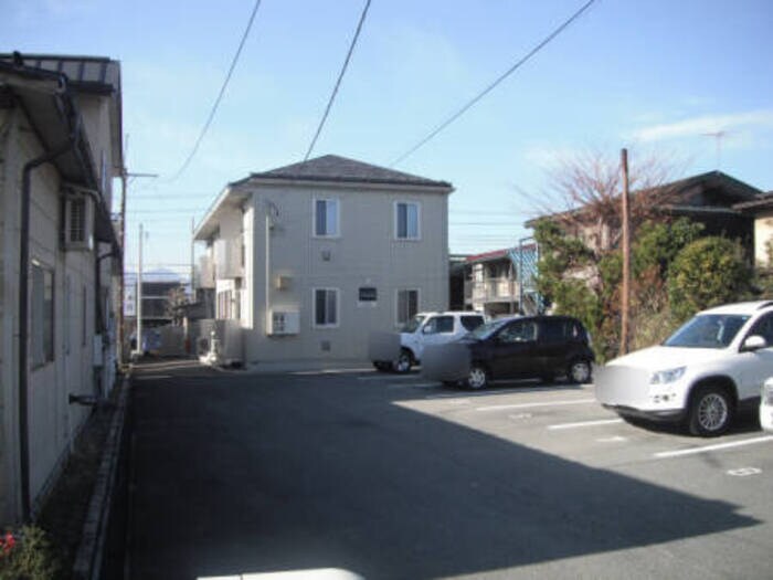 物件外観写真1　(建物外観)