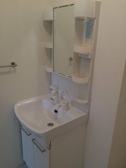 物件内観写真6　(洗面所)