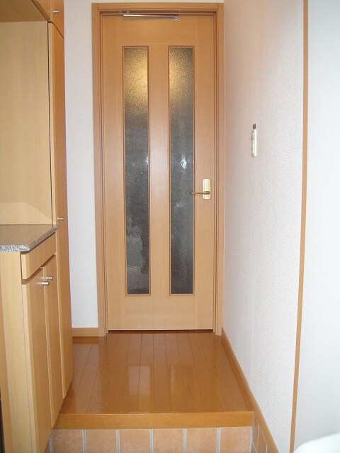 物件内観写真7　(玄関)