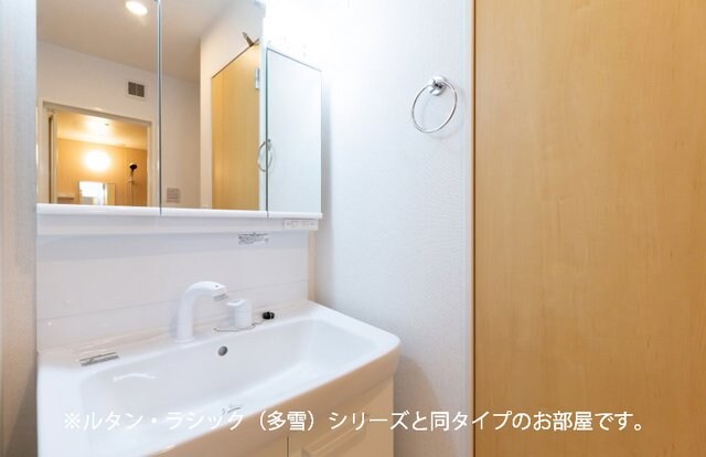 物件内観写真5　(洗面所)