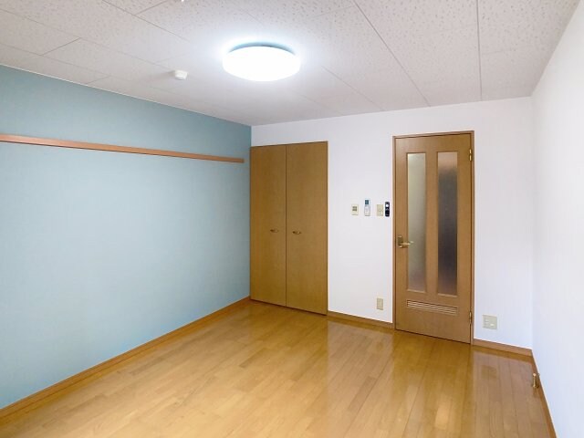 物件内観写真8　(ゆったり過ごせる居間です)