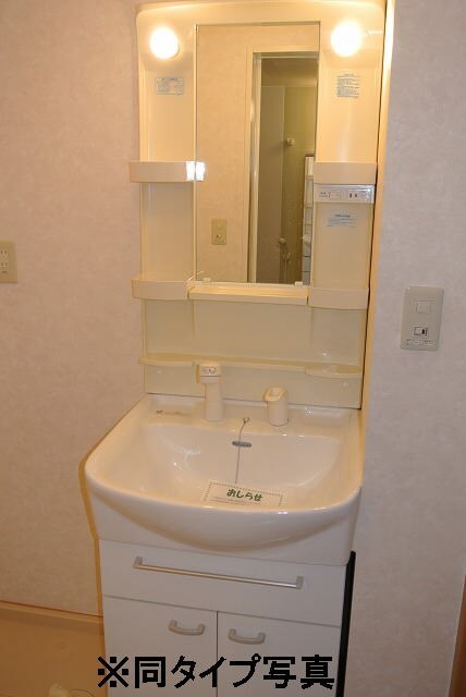 物件内観写真9　(洗面所)