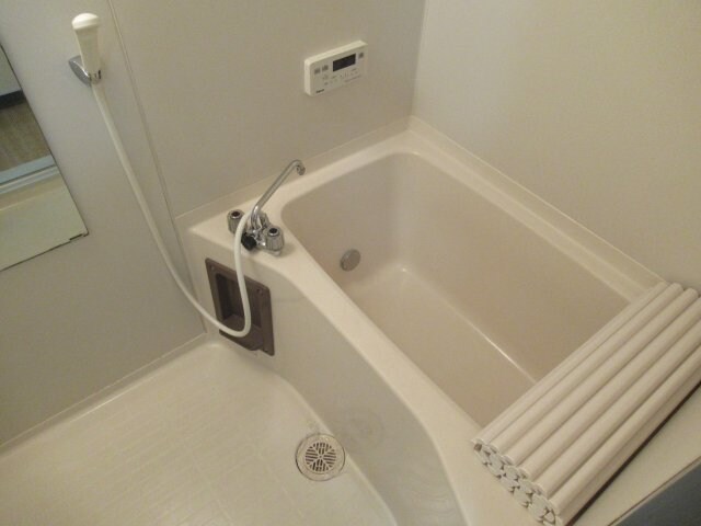 物件内観写真5　(ゆったり過ごせるお風呂です)