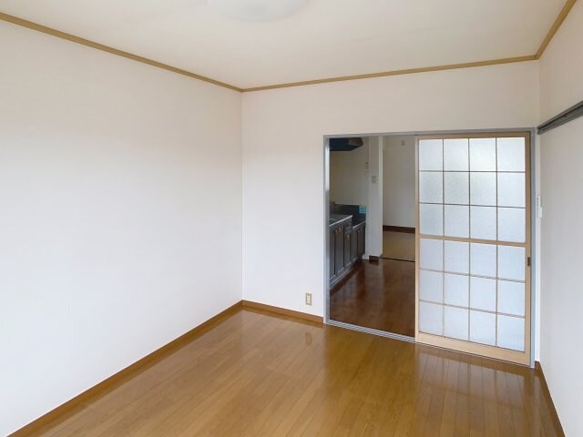 物件内観写真8　(スタンダードな洋室です)