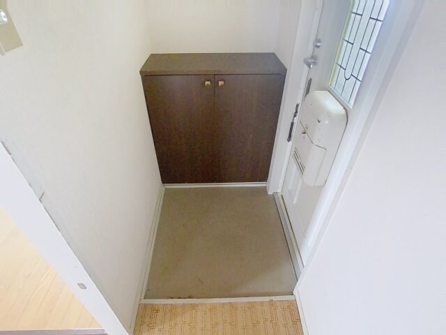 物件内観写真22　(明るい玄関です)