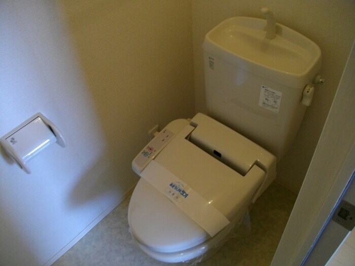 物件内観写真8　(温水洗浄便座)