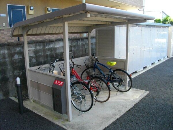 屋根付駐輪場
